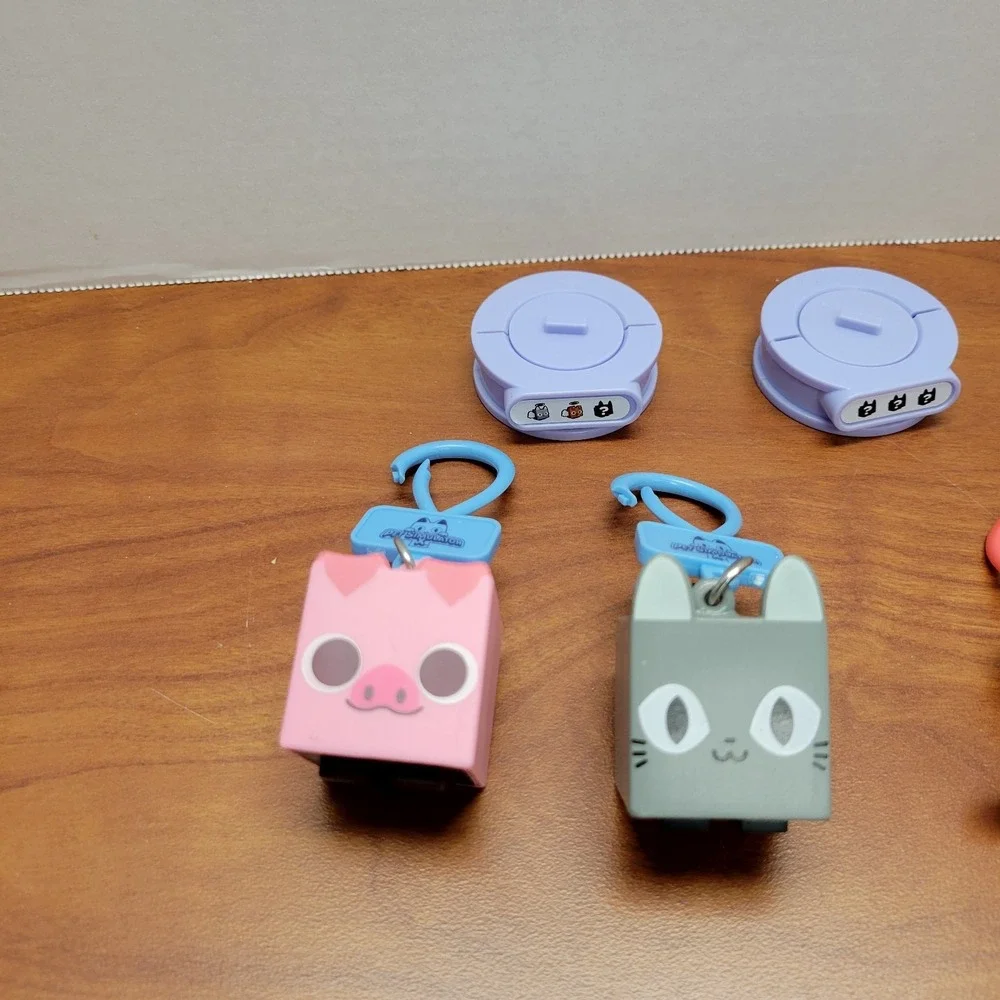 Pet Simulator X lot of 5 keychain / backpack‎ clip on